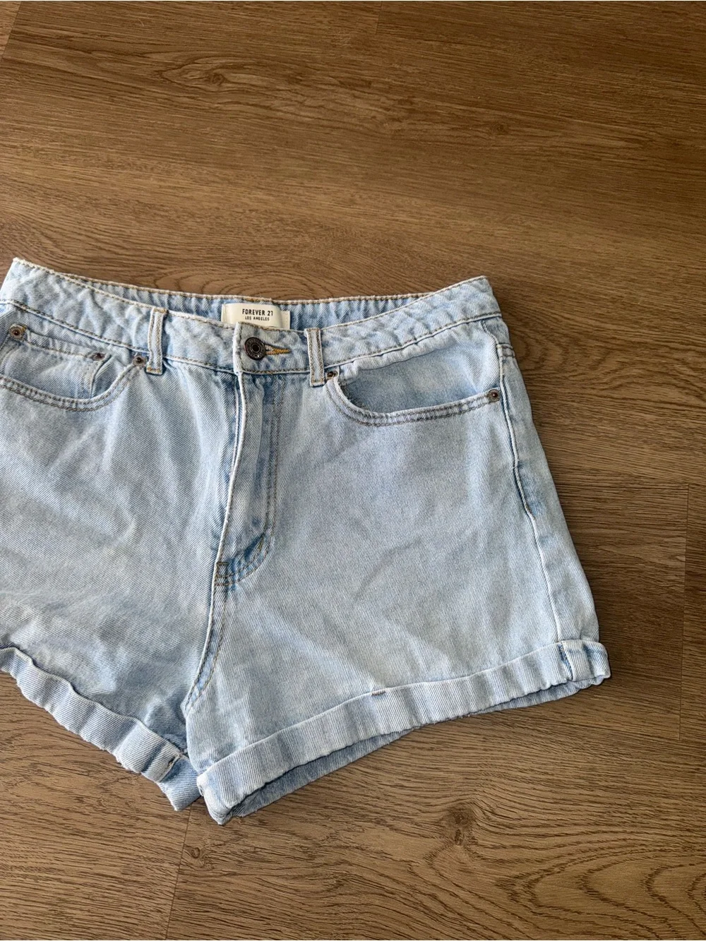 Forever 21 Light Wash Denim Mom Shorts - Women's Casual Jean Shorts Size 27